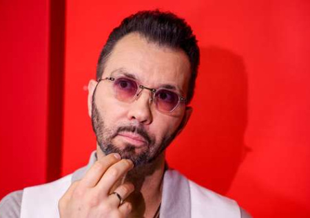 Воссоединение «Чай вдвоем», соперничество с отцом: где сейчас Денис Клявер