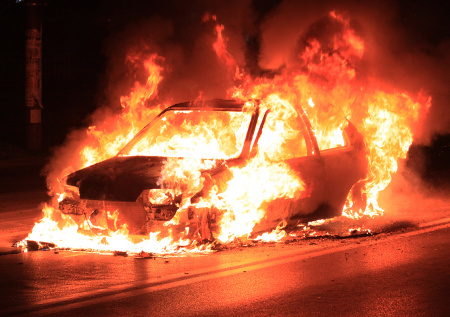 Петербуржцу вынесли приговор за поджог машины с ущербом в 2,3 млн рублей