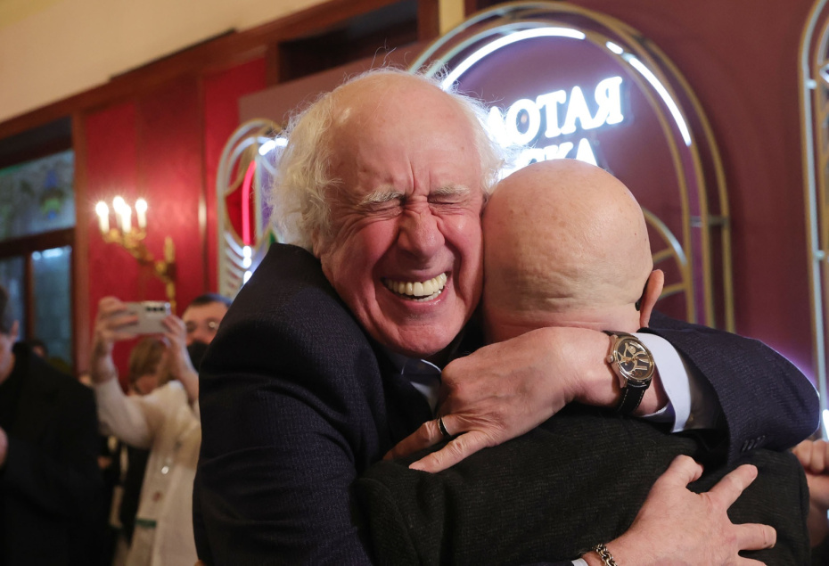 Москва. Актер Сергей Мигицко перед началом церемонии вручения специальных премий «Золотая маска»