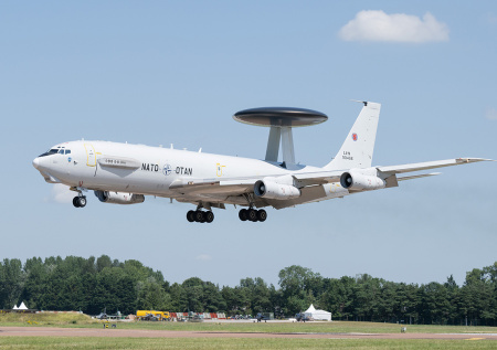 Самолет США ДРЛОиУ E-3 получил повреждения при ударе Ирана