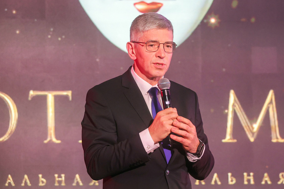 Руководитель Департамента культуры города Москвы Алексей Фурсин на церемонии вручения специальных премий «Золотая маска»