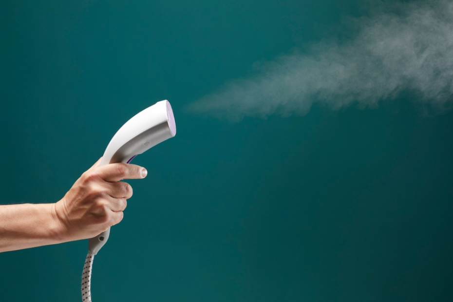 Как выбрать отпариватель: ручной или напольный — что лучше для дома