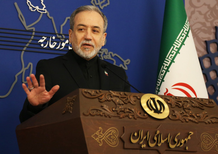 Аракчи обвинил Трампа в том, что США не держат свое слово