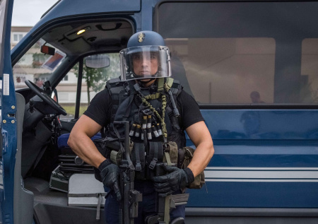 Во Франции предотвратили нападение на американский банк