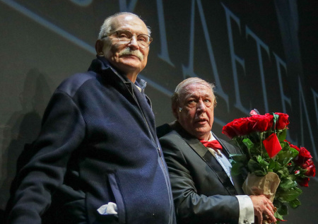 Михалков раскрыл, как Ефремов добивался возвращения на сцену