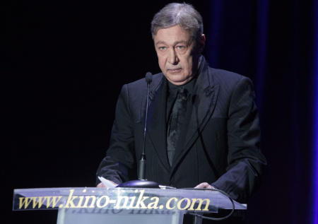 Стало известно о сомнениях Путина насчет возвращения Ефремова на сцену