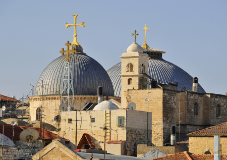 Израиль впервые за столетия не пустил патриарха в храм Гроба Господня