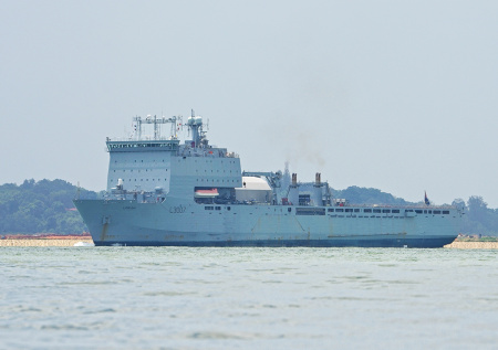 Британию уличили в подготовке к операции в Ормузском проливе