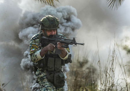 «Американцы в огненном котле»: эксперт рассказал о ловушке на острове Харк