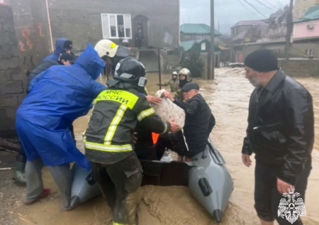 Число эвакуированных из-за потопов в Махачкале достигло 250 человек