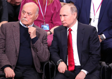 Путин признался, что делал пометки при общении с Говорухиным