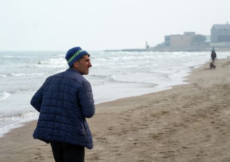 Что известно о массовом закрытии пляжей на Каспийском море