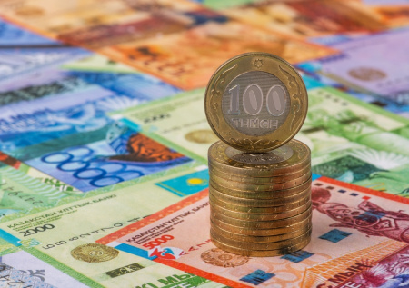 Экономист объяснила, почему банки начали предлагать депозиты в тенге