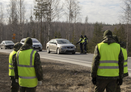 «Не исключено»: военэксперт связал падение дрона в Финляндии с Украиной