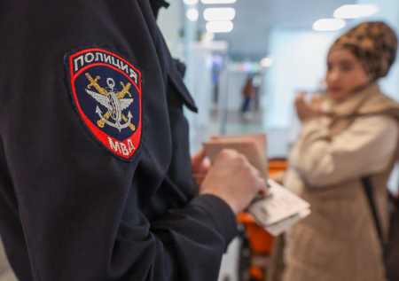 Петербургская полиция нашла «резиновую квартиру» с мигрантами