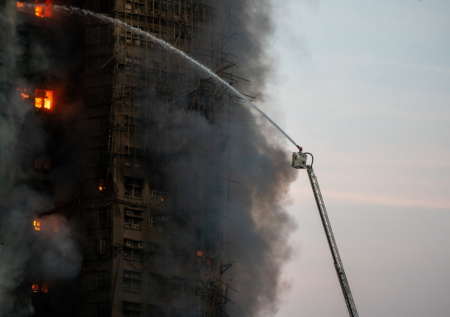 SHOT сообщил, что в Краснодаре беспилотник врезался в жилую многоэтажку