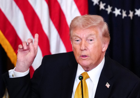 Глупые люди: Трамп решил забрать нефть у Ирана по сценарию Венесуэлы