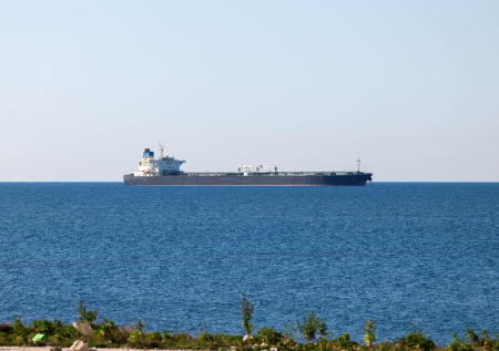 Трамп сдался? Что за танкер «Анатолий», который прорвался с нефтью на Кубу