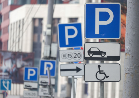 Адвокат рассказал, как решить проблему с дефицитом парковочных мест