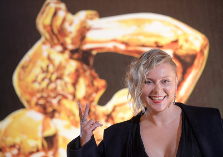 Сбежавшую из России звезду сериала «Ольга» оштрафовали на 40 тыс. рублей