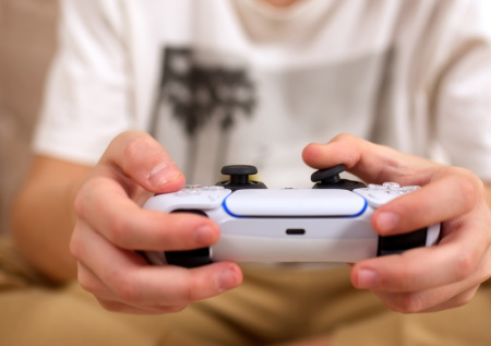 Нарколог объяснил, как отучить ребенка от компьютерных игр