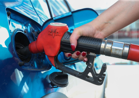 В соседней с Россией стране взлетели цены на бензин