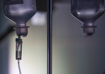 Появились подробности последствий падения обломков снаряда в Дубае