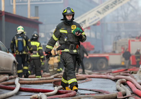 Мощный взрыв произошел в районе завода в Нижнекамске