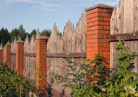 В Госдуме объяснили, нужно ли согласовывать ремонт на даче с соседями