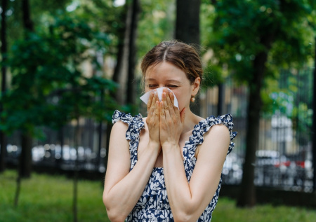 Врач ответила, может ли у взрослых проявиться аллергия