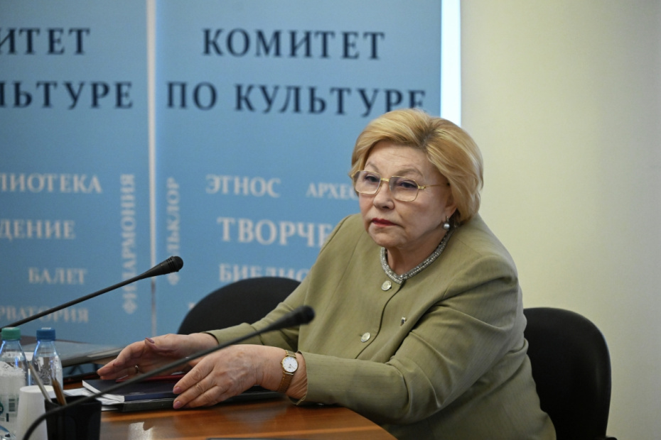 Депутат Государственной думы РФ, первый заместитель председателя комитета по культуре заслуженная артистка РСФСР Елена Драпеко