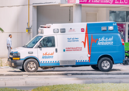 В центре Дубая четыре человека пострадали от падения обломков БПЛА