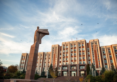 В Молдавии забили тревогу из-за планов властей снести советские памятники