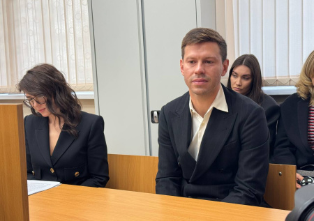 Столичный суд начал рассматривать дело Смолова о драке в кафе
