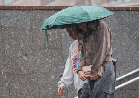 Грозовые дожди и тепло до +19? Погода в Москве в выходные: чего ждать