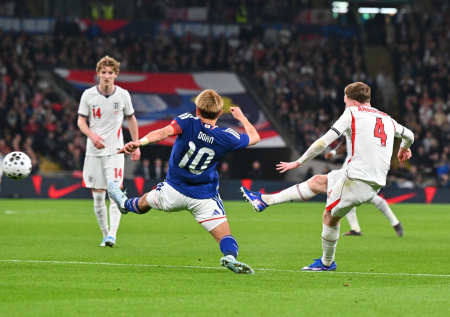 Англичане впервые уступили азиатской сборной по футболу
