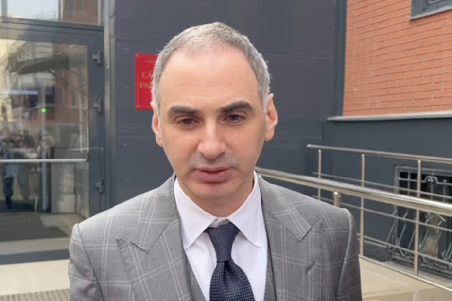 Адвокат блогера Олег Тонаканян