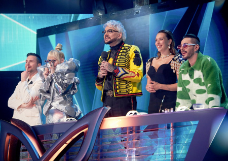 Слезы Киркорова, истерики Тодоренко, Газманов: кто победит в шоу «Маска»