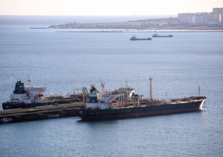 Чернышенко объяснил важность поставок российского топлива на Кубу