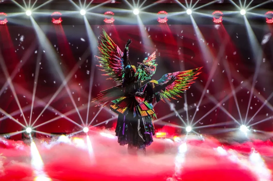 Участник 7-го сезона шоу «Маска» Колибри