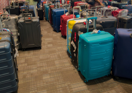 Женщина пыталась провезти в Россию банку с марихуаной