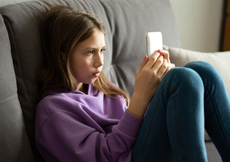 Мошенники начали чаще обманывать детей в игровых чатах