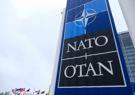 «Пока НАТО полностью умрет»: в Европе вынесли жесткий приговор Альянсу