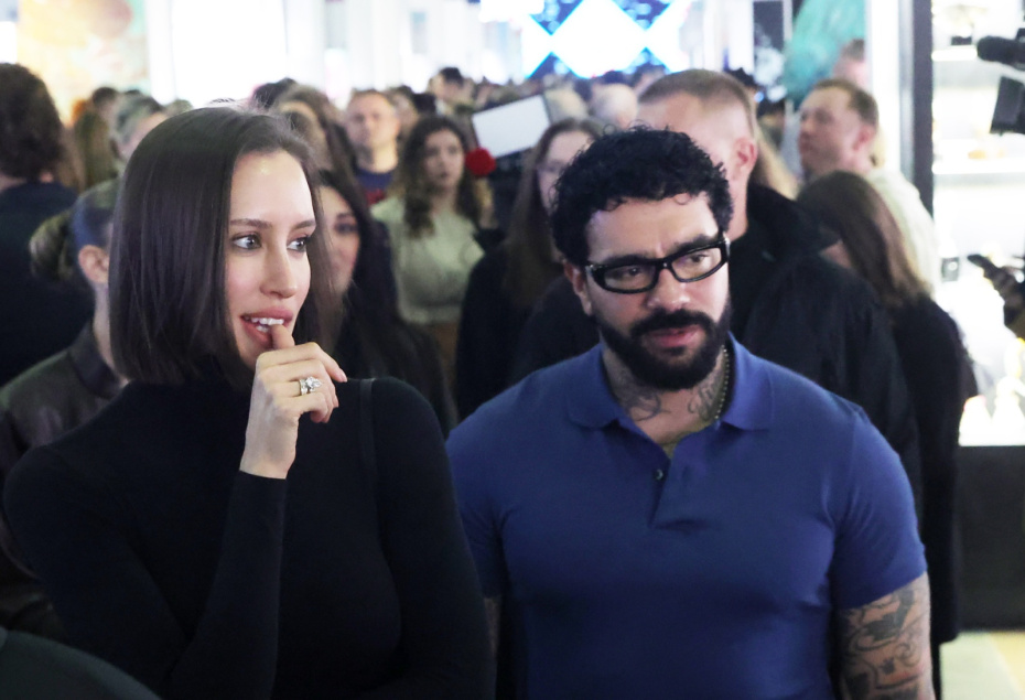 Валентина Иванова и Тимоти на выставке современного искусства и международного арт-форума «Арт Россия»