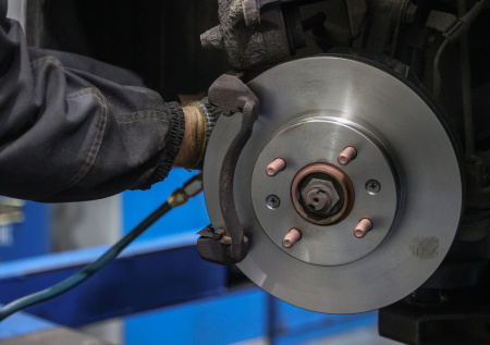 Ржавчина и износ: что срочно автовладельцу надо проверить в тормозах