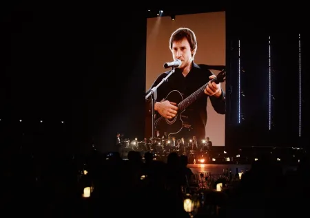 «Живой нерв и честность»: интервью с генеральным продюсером шоу о Высоцком