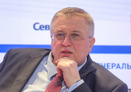 Оверчук поблагодарил Баку за разблокировку провоза грузов России в Армению