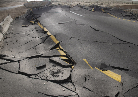 Автомобильный мост обрушился в Италии