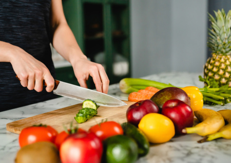 Свежий турецкий салат за 10 минут — легкое блюдо, которое идеально к мясу и без него