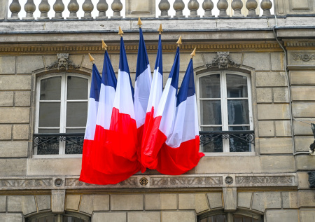 Парламент Франции отклонил реформу статуса Новой Каледонии